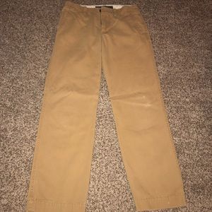 American Eagle men’s relaxed fit khakis. 31x32